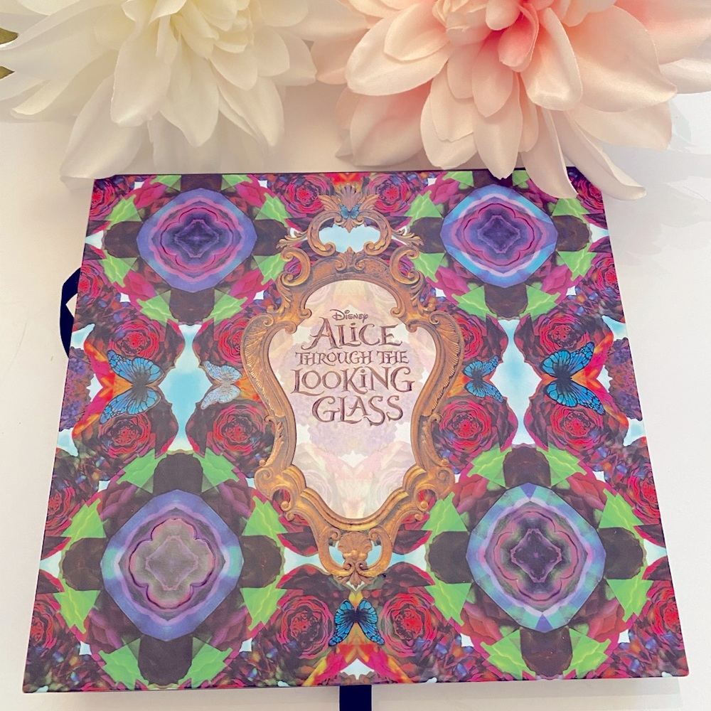UD Alice Through the Looking Glass palette